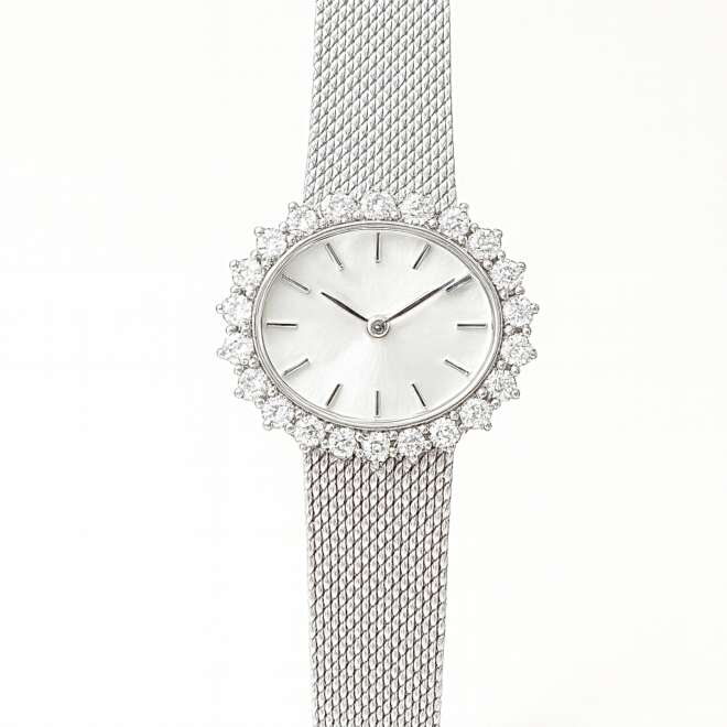Luxury vintage silver quartz watch with white dial and zirconia stones – Dubai